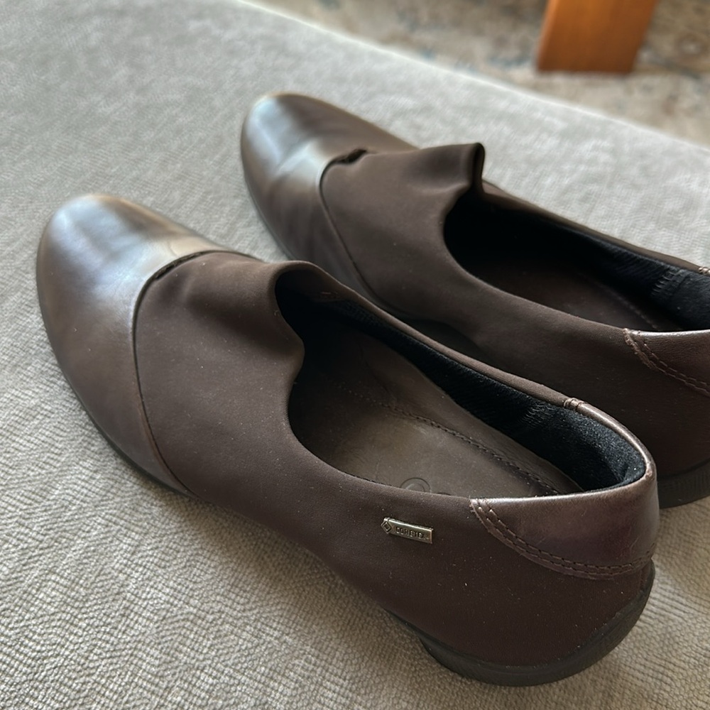 Ecco 39 / US 8 Brown Heel- Excellent condition sculptured Gore Tex slip on - Picture 7 of 8
